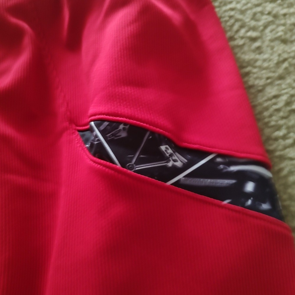 Under Armour Red Performance Football Apparel Shorts Mens XL Graphic Side Panels